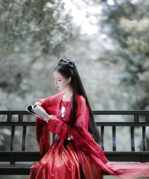 白莲花攻略技能大揭秘（白莲花攻略技能，助你成为攻略达人）